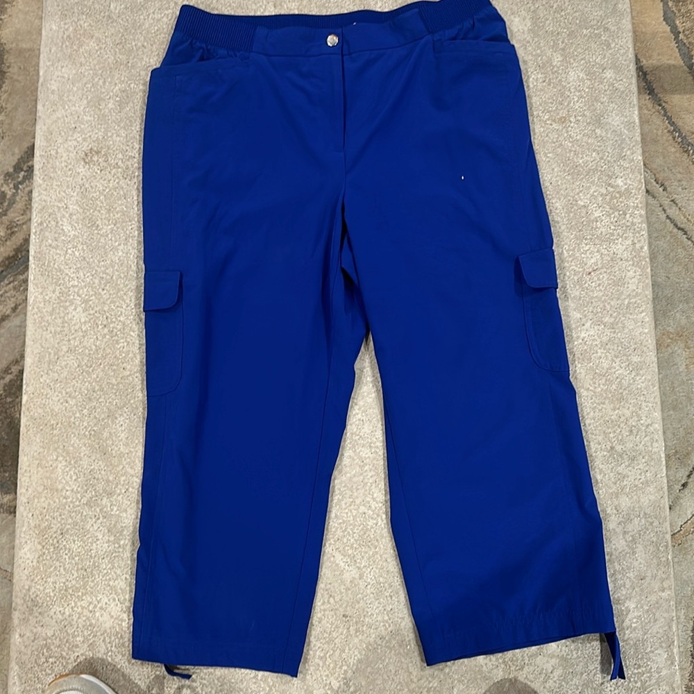 Zenergy by Chico’s Cropped Cargo Pants